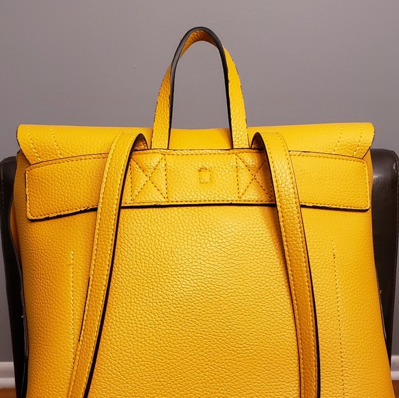 Backpack - Picture 3 of 4